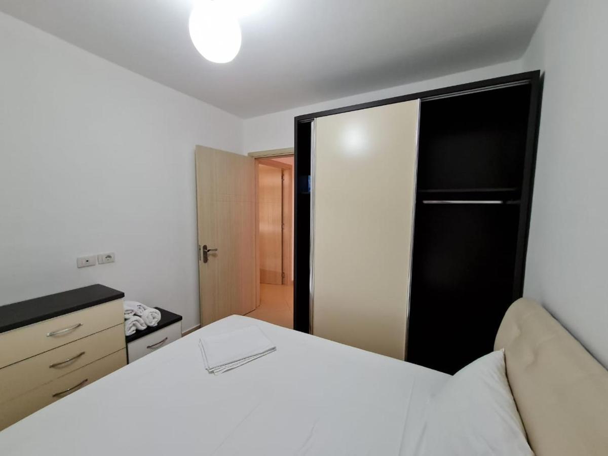 Meltin Apartments Sarandë Eksteriør billede